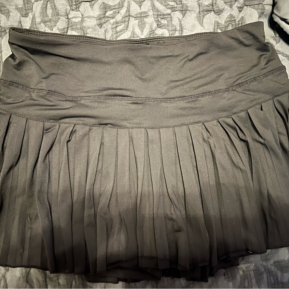 Black nwot black Gold Hinge tennis skirt